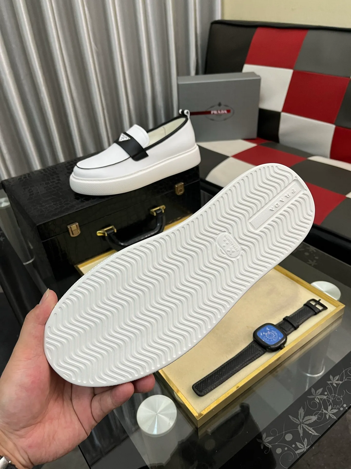 Men's shoes 💰: 560⌚️⌚️[PRADA] Prada casual shoes, originally developed 1:1, made of high-mercerized cowhide with imported cowhide, silk sheepskin lining, rubber outsole, comfortable and soft on the foot, size: 38-443️⃣Colors available